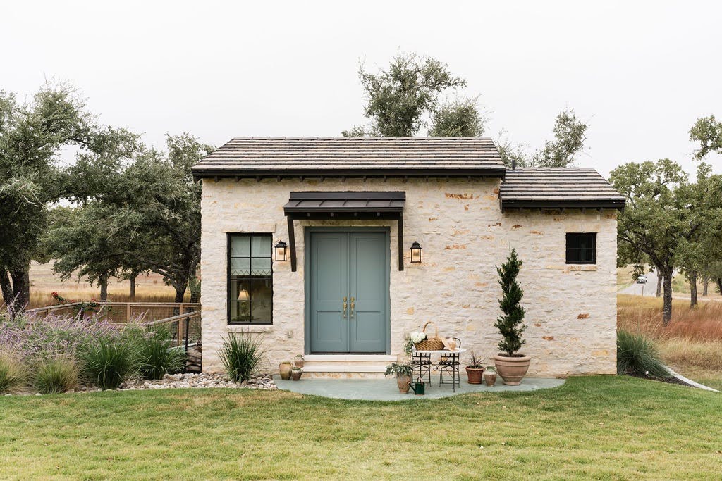 Building for the Way You Entertain: How Lifestyle Shapes a Custom Home Detached guest cottage at The Franch luxury custom home in Fredericksburg Detached guest cottage at The Franch luxury custom home in Fredericksburg